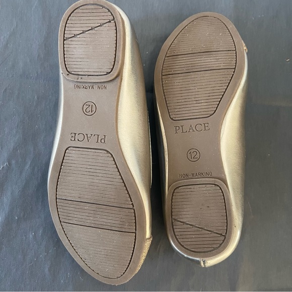 The Children’s Place Gold and Glitter Slip on Ballet Type Shoes Size 12 - Picture 8 of 8